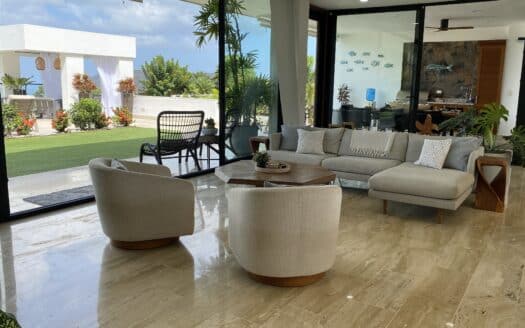 Villa eficiente enérgicamente con maravillosa vista al océano