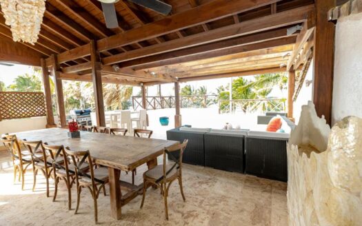 Penthouse de lujo frente a la playa en una comunidad exclusiva