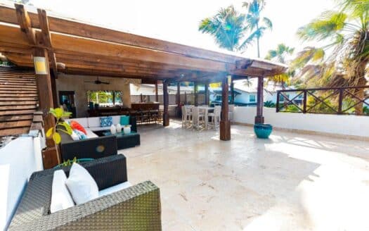 Penthouse de lujo frente a la playa en una comunidad exclusiva