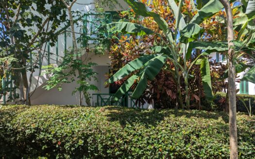 Alojamiento Acogedor con 8 Unidades, Restaurante y Espacio para Oficina
