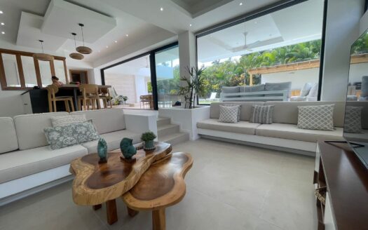 Excepcional villa de 4 habitaciones cerca de la playa Las Ballenas