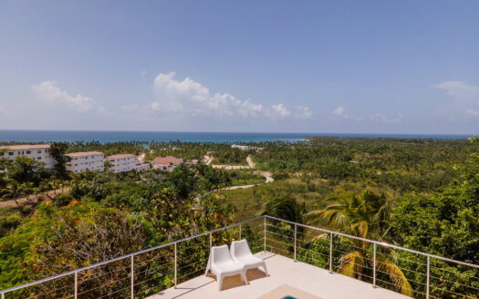 Villa en la cima de la colina con vista impresionante