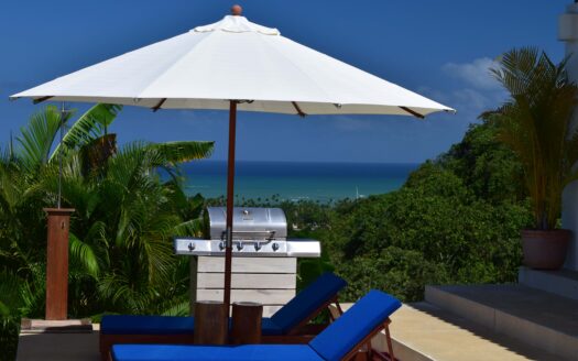 Villa ibicenca con vistas impresionantes en la ciudad