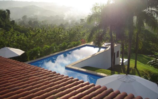Villa ibicenca con vistas impresionantes en la ciudad