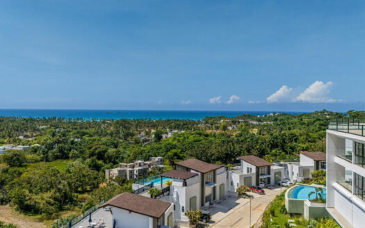 Condominio de 2 Habitaciones con Vistas Panorámicas al Océano en Playa Bonita