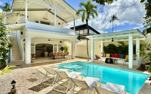 5-BR villa with private pool just 1steps from Popy beach