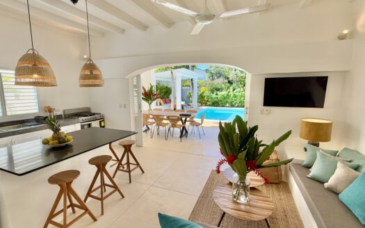 5-BR villa with private pool just 1steps from Popy beach