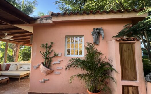 Condo de 2 Habitaciones con Vistas Escénicas y Gran Potencial de Alquiler