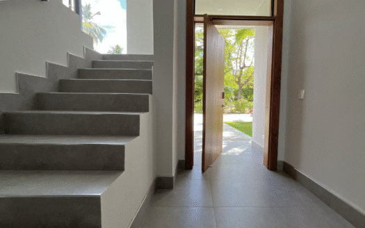 Impresionante Villa de 5 Habitaciones con Piscina Privada a Pocos Pasos de la Playa