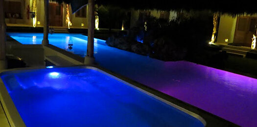 Villa Paraíso Tropical con Espectacular Piscina y Acceso a la Playa