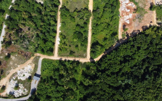 Obtenga el lote para construir su villa soñada cerca de la playa Popy