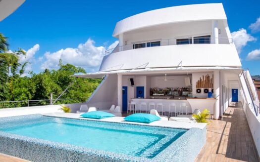 Condominios de lujo frente al mar en pleno centro